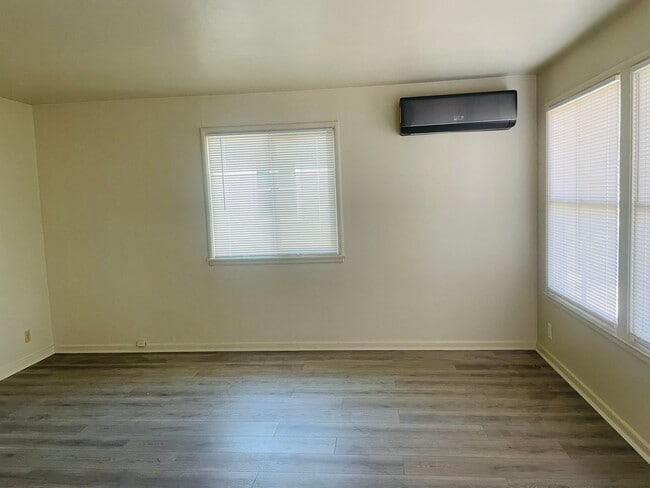 851 Greenwood Ave in West Sacramento, CA - Foto de edificio - Building Photo