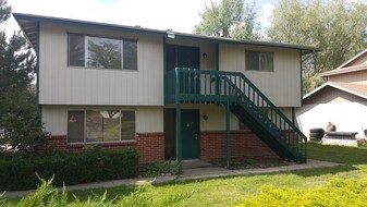 305 NW Robert St, Unit B in Pullman, WA - Building Photo