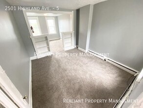 2501 Highland Ave in Cincinnati, OH - Building Photo - Building Photo