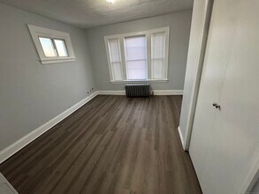 228 Whiting St in New Britain, CT - Building Photo - Building Photo