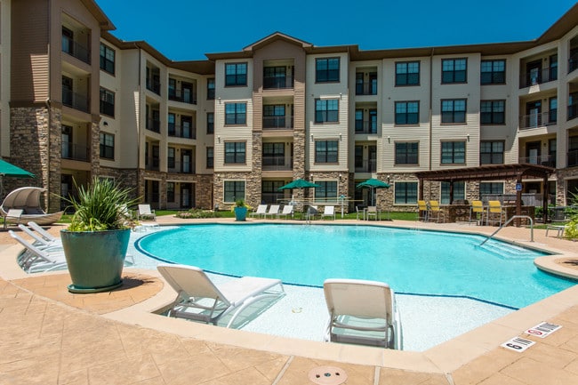 The Henry at New Forest in Houston, TX - Foto de edificio - Building Photo