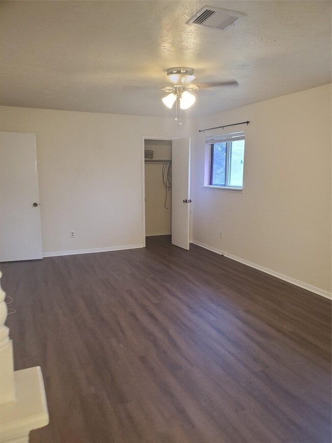 property at 204 Banyan Dr