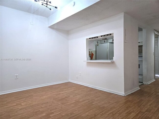 300 NW 107th Ave in Miami, FL - Building Photo - Building Photo