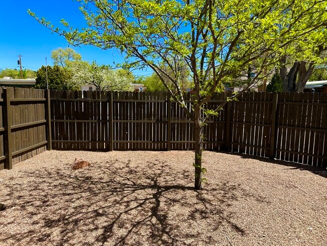 512 Sandia St in Santa Fe, NM - Building Photo - Building Photo