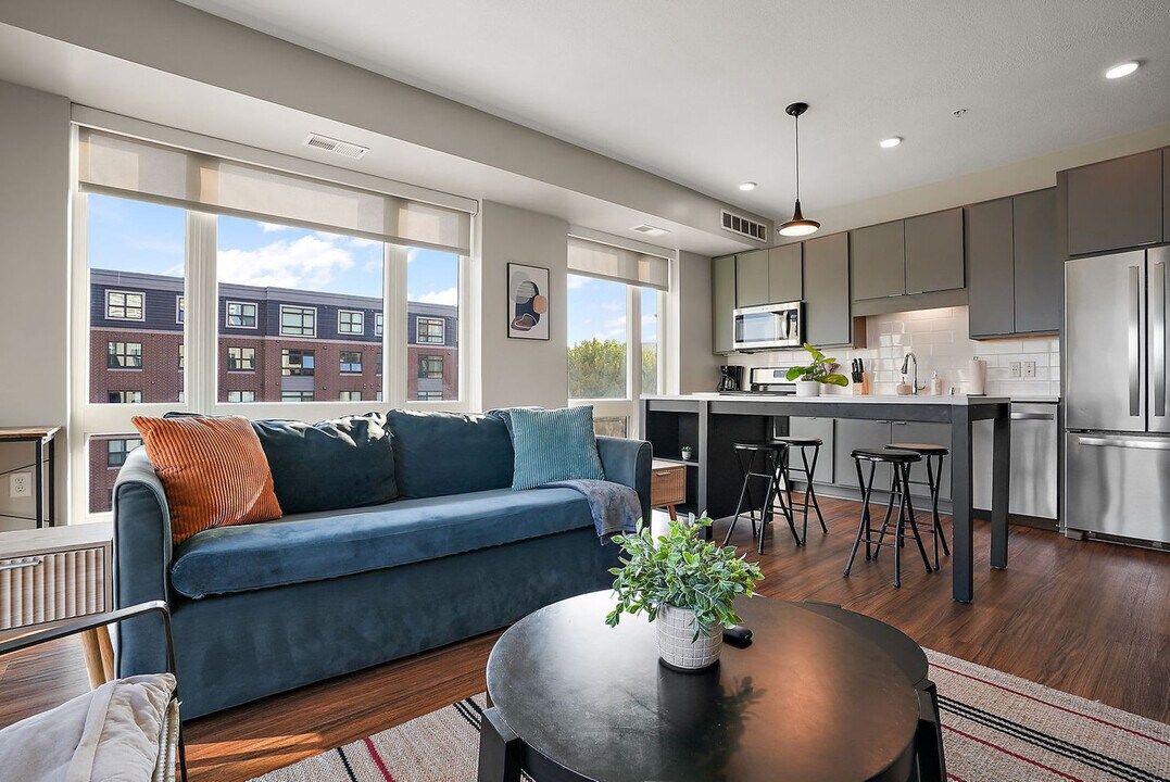 1410 Nicollet Ave in Minneapolis, MN - Building Photo