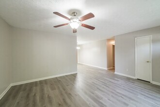 1631 Pecan Log Pl in Austell, GA - Building Photo - Building Photo