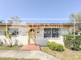 324 Ariana St in Lakeland, FL - Building Photo