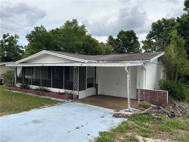 property at 15 S Desoto St