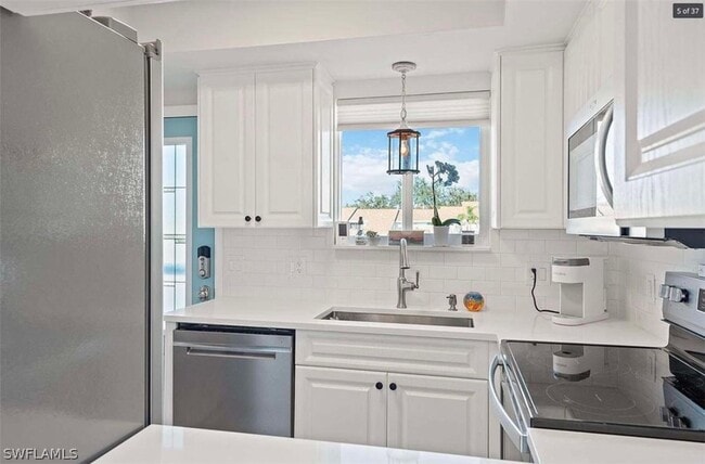 476 Bristle Cone Ln in Naples, FL - Building Photo - Building Photo