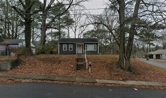 1073 Oakland Dr SW in Atlanta, GA - Building Photo
