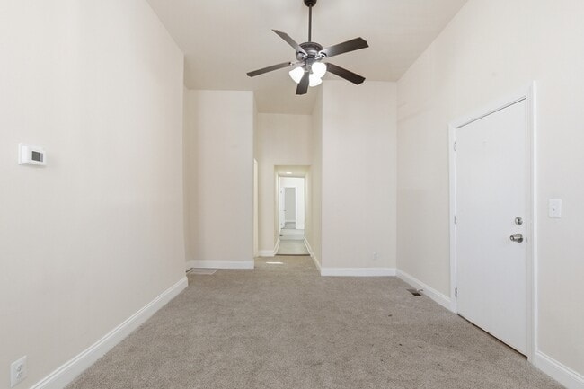 property at 910 N Arlington Ave