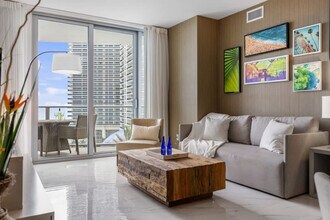 4011 S Ocean Dr in Hollywood, FL - Foto de edificio - Building Photo