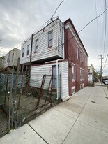 65 N Dewey St in Philadelphia, PA - Building Photo