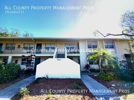 4800 Rilma Ave in Sarasota, FL - Building Photo