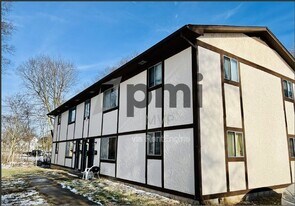 828 Whitethorne Ave in Columbus, OH - Building Photo