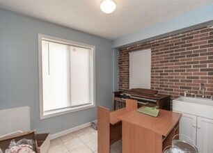 1107 Roanoke St E in Blacksburg, VA - Foto de edificio - Building Photo