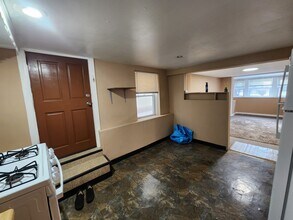 2241 N Spaulding Ave, Unit Garden in Chicago, IL - Foto de edificio - Building Photo