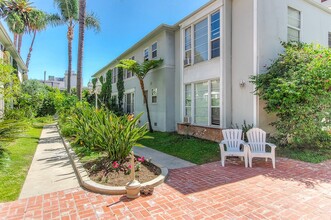 Sycamore Apartments in Los Angeles, CA - Foto de edificio - Building Photo