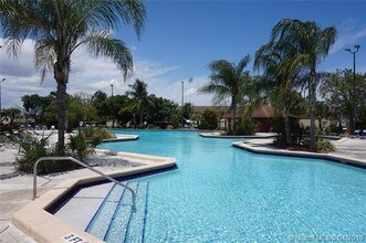 7024 SW 114th Pl-Unit -F52 in Miami, FL - Building Photo - Building Photo