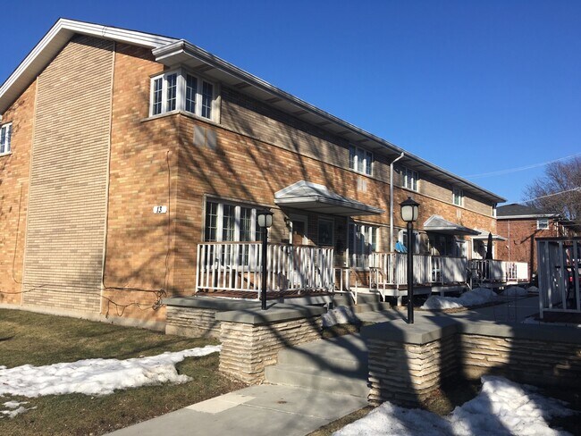 13 S Waiola Ave in La Grange, IL - Building Photo - Building Photo