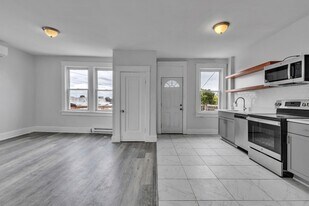 3221 The Alameda in Baltimore, MD - Building Photo