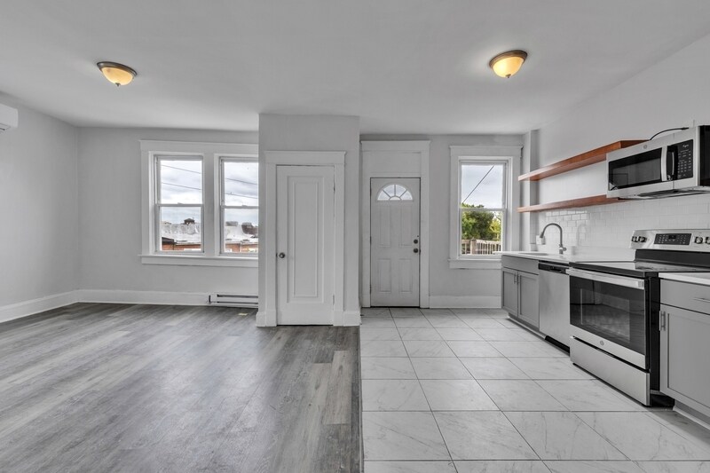 3221 The Alameda in Baltimore, MD - Building Photo