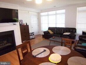 4618 Battenburg Ln in Fairfax, VA - Building Photo - Building Photo