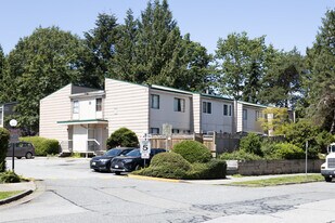 Guildford Mews in Surrey, BC - Building Photo