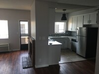 625 N Kenwood St, Unit 211 photo'