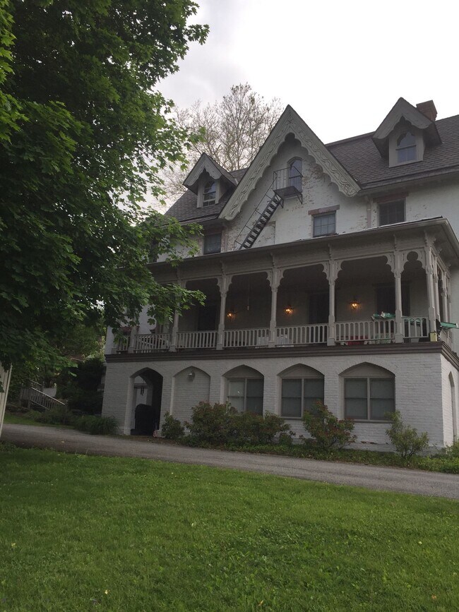 55 Broad St and Nearby Newburgh Apartments For Rent Newburgh, NY