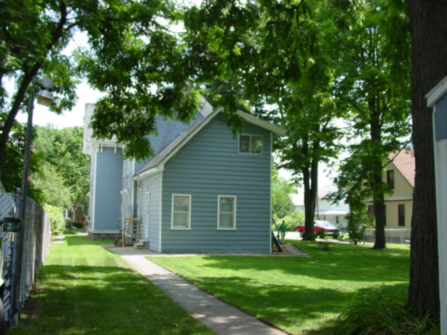 45561 Cass Ave in Utica, MI - Foto de edificio - Building Photo