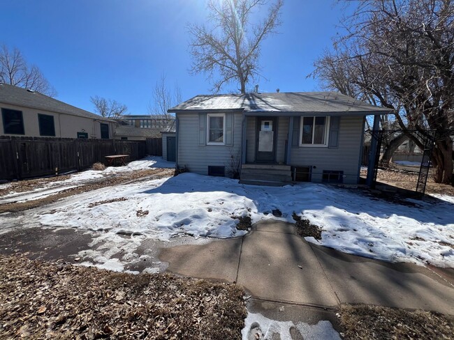 property at 916 E Flint St