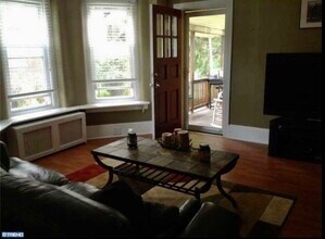 26 Lincoln Ave, Unit #1 Downstairs in Lansdale, PA - Building Photo - Building Photo