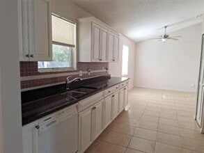 742 Capon Terrace in Sebastian, FL - Foto de edificio - Building Photo