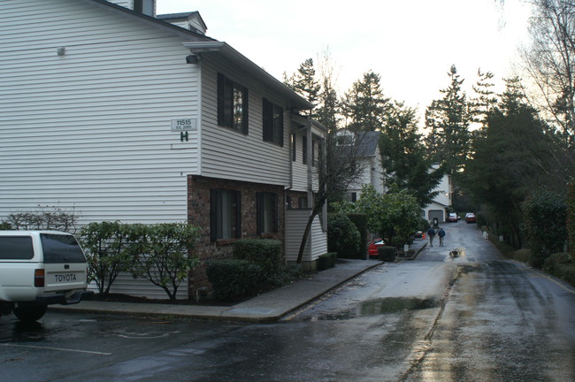 Colonial Square Apartments in Kent, WA - Foto de edificio - Other