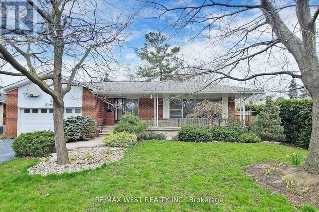 property at 24 Oldham Rd
