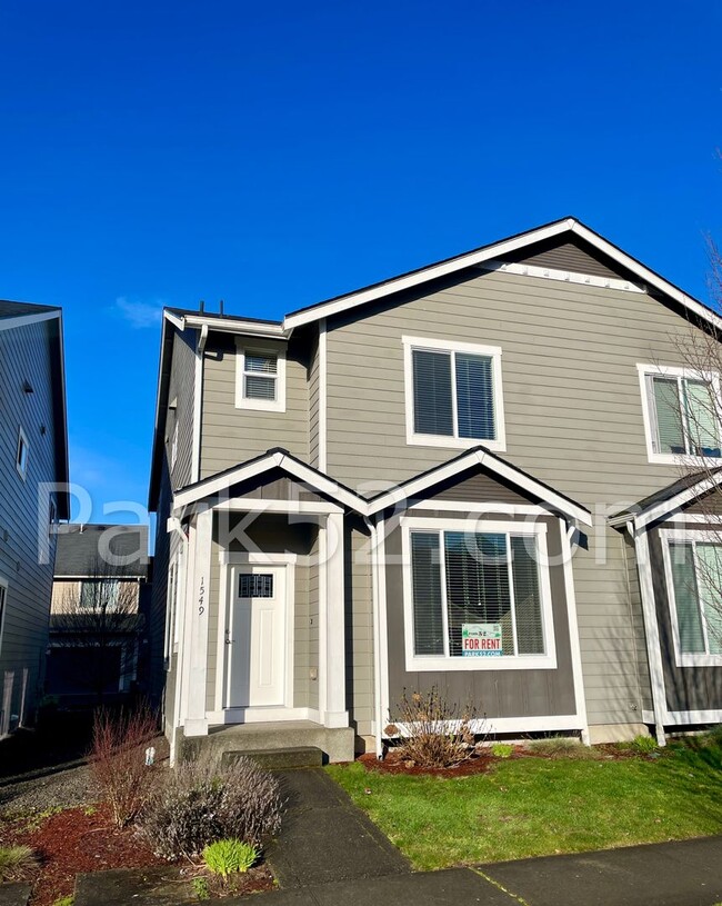 property at 1549 Amethyst St SE