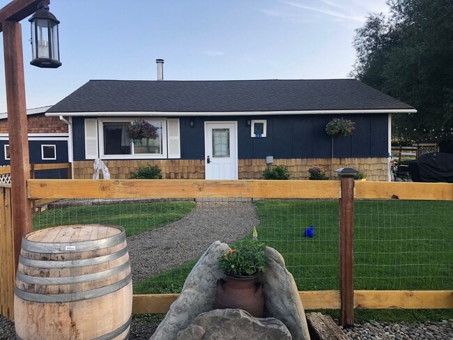 802 Fields Rd in Ellensburg, WA - Building Photo - Building Photo
