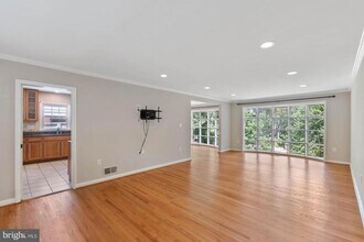 2741 S Grove St in Arlington, VA - Building Photo - Building Photo