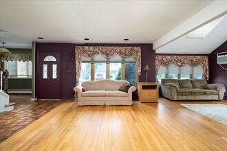 10 Seneca Dr in Massapequa, NY - Building Photo - Building Photo