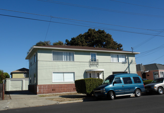 2421 Lowell Ave in Richmond, CA - Building Photo - Building Photo