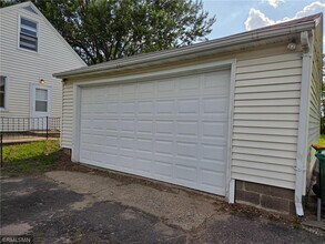 5607 Regent Ave N in Minneapolis, MN - Building Photo - Building Photo