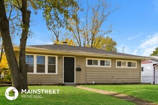 4934 N Kenyon Dr in Indianapolis, IN - Building Photo