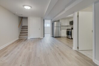 1043 N Christiana Ave in Chicago, IL - Building Photo - Building Photo
