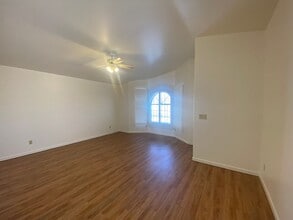 1830 Hope Ave in Kingman, AZ - Building Photo - Building Photo