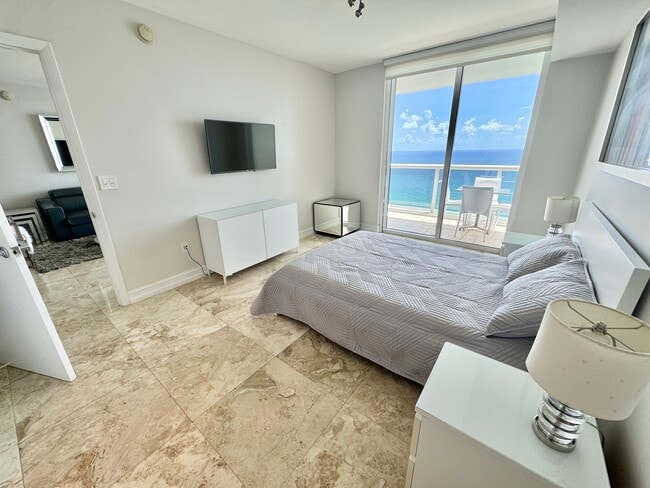 1800 S Ocean Dr, Unit 2602 in Hallandale Beach, FL - Foto de edificio - Building Photo