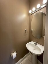 2305 S Greenwood Dr in Johnson City, TN - Building Photo - Building Photo