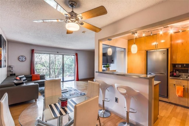 4800 N Stanton St in El Paso, TX - Foto de edificio - Building Photo