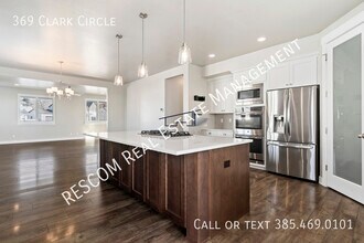 369 Clark Cir in Farmington, UT - Building Photo - Building Photo