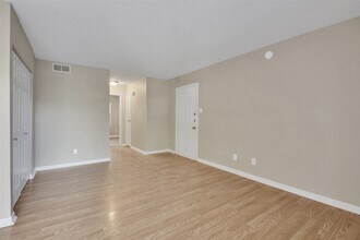 1300 Baker Ave in Bryan, TX - Building Photo - Building Photo